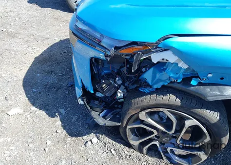 2025 Chevrolet Trax Fwd 2Rs z USA, uszkodzony, nr VIN KL77LJEP3SC111433